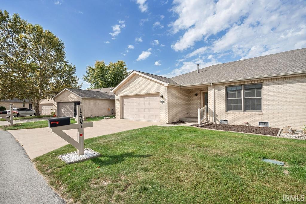 Photo of 1407 HUTCHINS Drive, Kokomo, IN 46901 (MLS # 202642761)