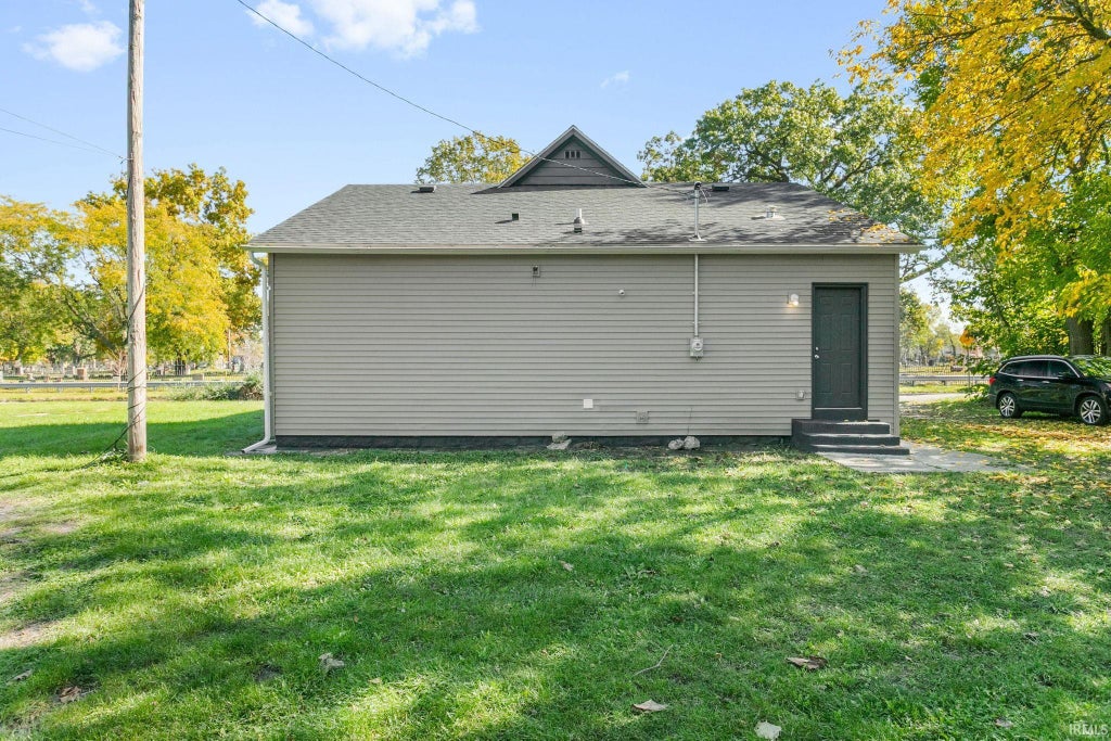 Photo of 227 Walnut Street, South Bend, IN 46628 (MLS # 202644050)