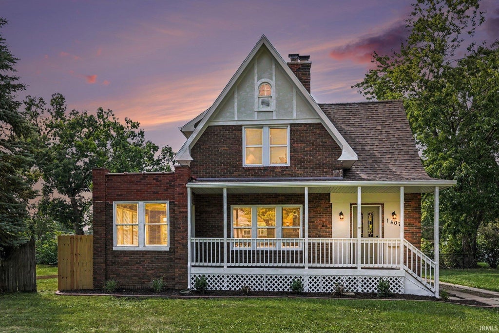 Photo of 1407 Strong Avenue, Elkhart, IN 46514 (MLS # 202634246)