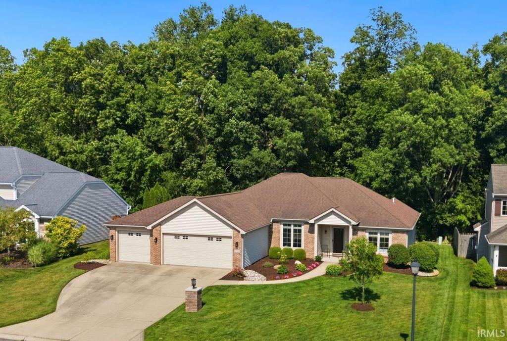Photo of 13202 Winding Vine Run, Fort Wayne, IN 46845 (MLS # 202626315)