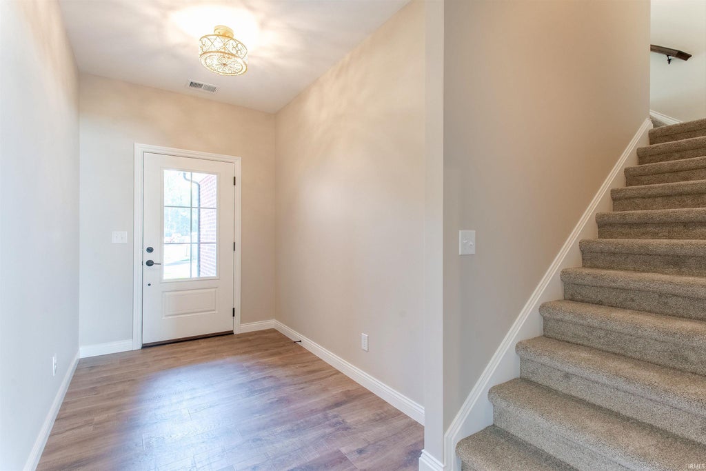 Photo of 1604 Eli Drive, Evansville, IN 47711 (MLS # 202644924)