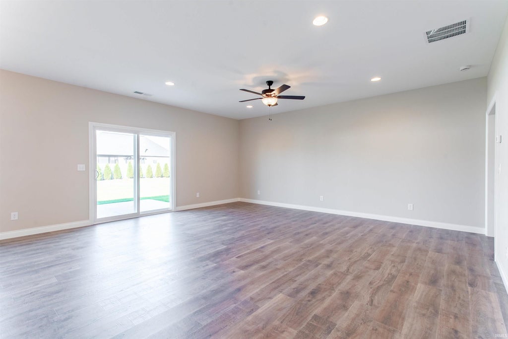 Photo of 1604 Eli Drive, Evansville, IN 47711 (MLS # 202644924)