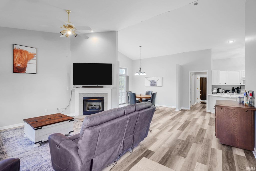 Photo of 3912 N Whitewood Way, Bloomington, IN 47404 (MLS # 202606570)