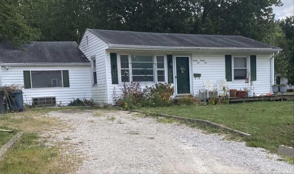 Photo of 2222 S Walnut Lane, Evansville, IN 47714 (MLS # 202541503)