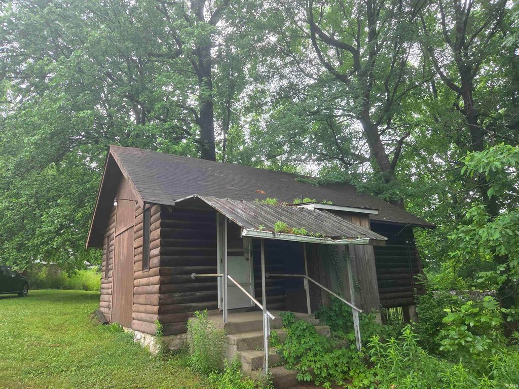 Photo of 1215 Hathaway Avenue, Evansville, IN 47712 (MLS # 202619276)