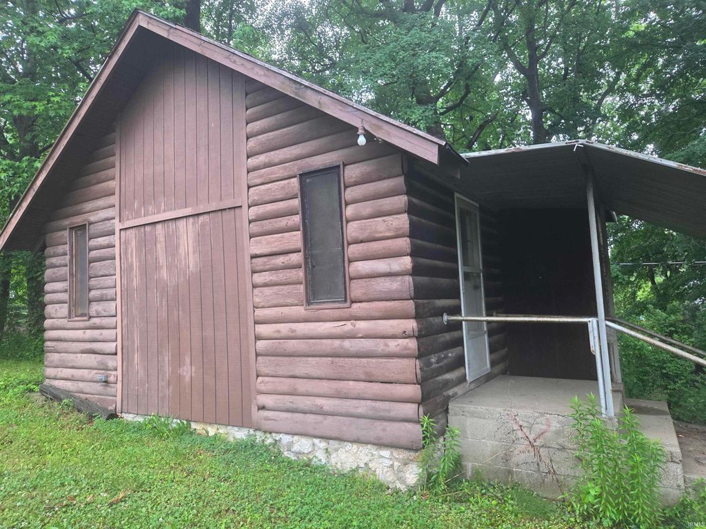 Photo of 1215 Hathaway Avenue, Evansville, IN 47712 (MLS # 202619276)