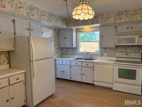 Tiny photo for 564 W GARDNER Court, Marion, IN 46952 (MLS # 202541333)