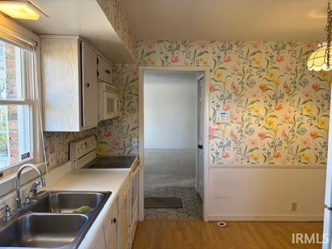 Tiny photo for 564 W GARDNER Court, Marion, IN 46952 (MLS # 202541333)