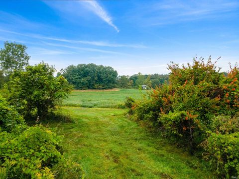 Photo of 4686 County Road 7 Road, Garrett, IN 46738 (MLS # 202536994)