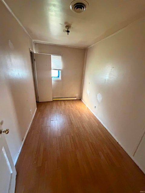 Tiny photo for 3517 Smith Street, Fort Wayne, IN 46806 (MLS # 202636868)