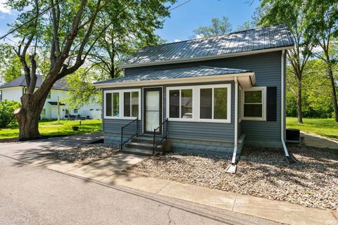 Tiny photo for 204 N Robinson Street, Delphi, IN 46923 (MLS # 202616805)