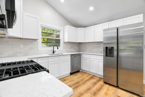 Tiny photo for 204 N Robinson Street, Delphi, IN 46923 (MLS # 202616805)