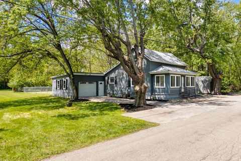 Tiny photo for 204 N Robinson Street, Delphi, IN 46923 (MLS # 202616805)