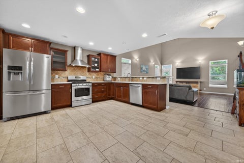 Tiny photo for 1229 CANTERVIEW Way, Kokomo, IN 46901 (MLS # 202621365)