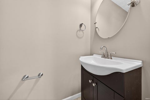 Tiny photo for 1229 CANTERVIEW Way, Kokomo, IN 46901 (MLS # 202621365)