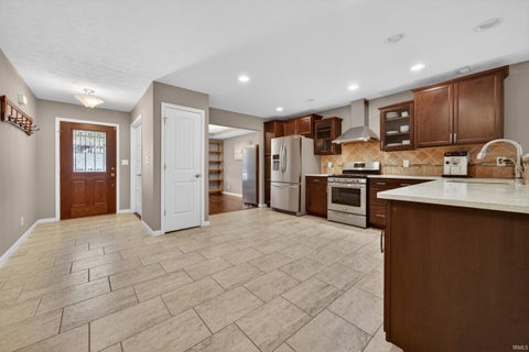 Tiny photo for 1229 CANTERVIEW Way, Kokomo, IN 46901 (MLS # 202621365)