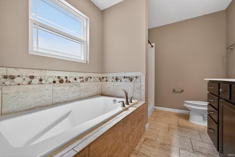Tiny photo for 1229 CANTERVIEW Way, Kokomo, IN 46901 (MLS # 202621365)