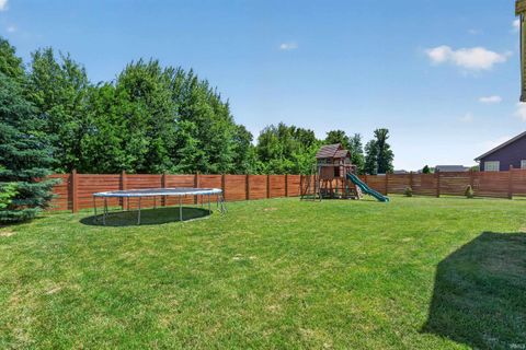 Tiny photo for 1229 CANTERVIEW Way, Kokomo, IN 46901 (MLS # 202621365)