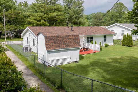 Tiny photo for 459 W Hickory Drive, Ellettsville, IN 47429 (MLS # 202617505)