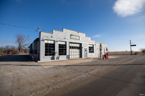 Photo of 991 N Main Street, Kewanna, IN 46939 (MLS # 202604014)