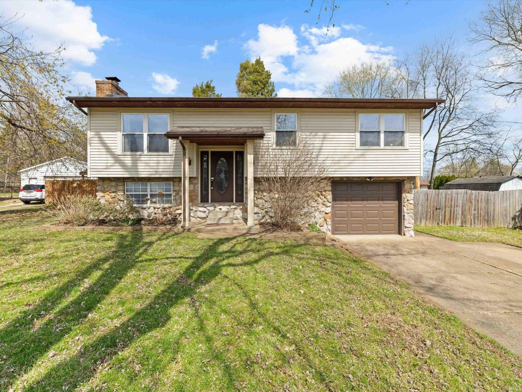 Photo of 7366 Oakdale Drive, Newburgh, IN 47630 (MLS # 202609984)