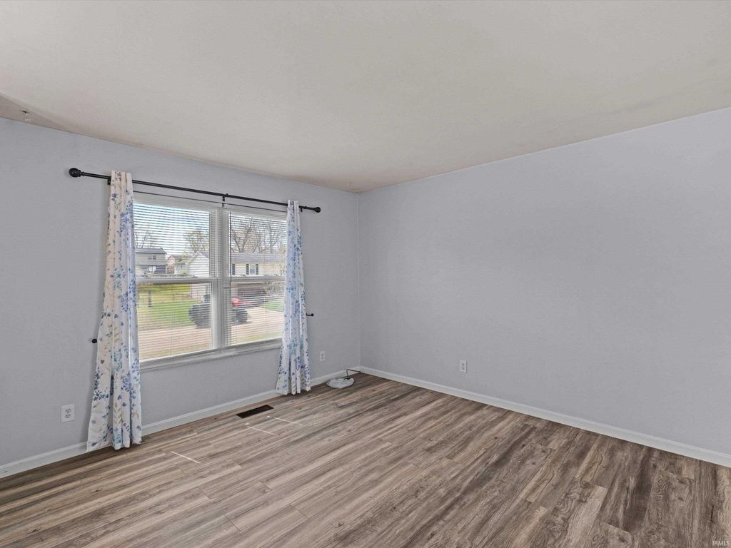 Photo of 7366 Oakdale Drive, Newburgh, IN 47630 (MLS # 202609984)