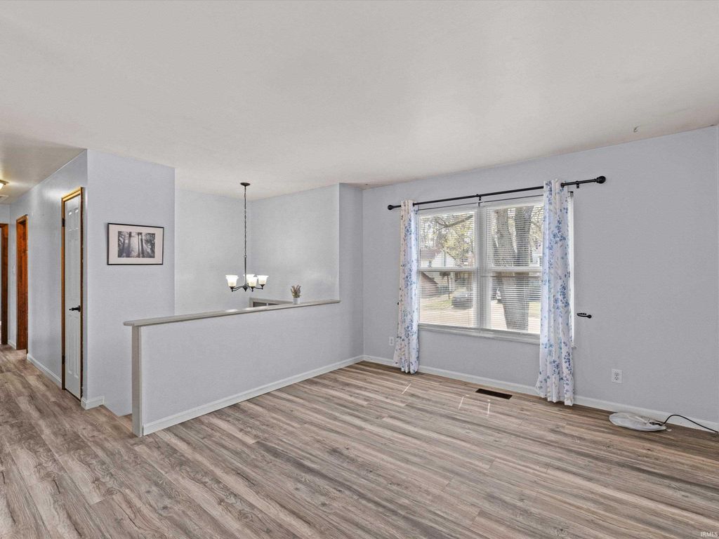 Photo of 7366 Oakdale Drive, Newburgh, IN 47630 (MLS # 202609984)