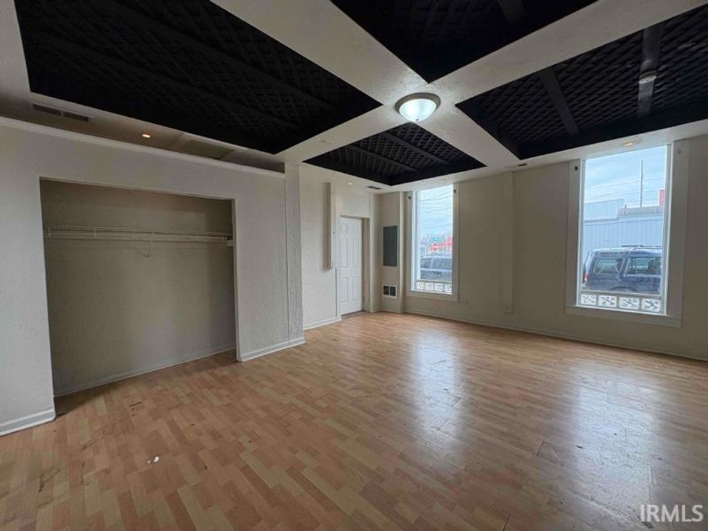 Photo of 621 N Fulton Avenue, Evansville, IN 47710 (MLS # 202548621)