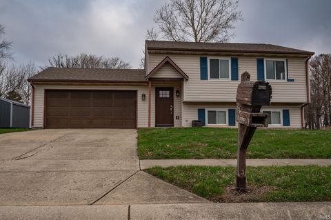 Photo of 1122 Blue Jay Drive, Greentown, IN 46936 (MLS # 202607792)
