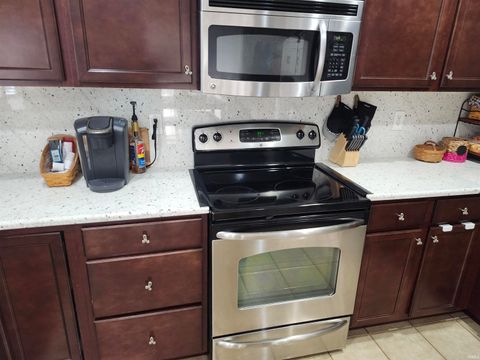 Tiny photo for 12930 Kingsley Court, Evansville, IN 47725 (MLS # 202612302)