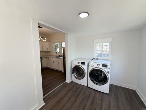 Tiny photo for 1219 W Taylor Street, Kokomo, IN 46901 (MLS # 202617945)