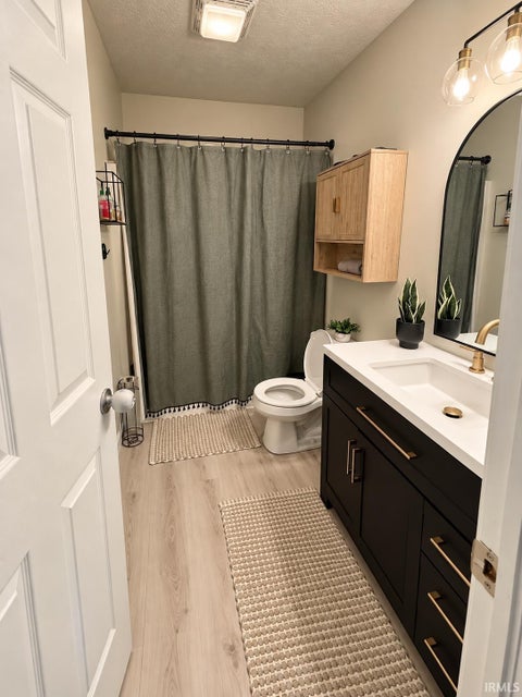 Tiny photo for 607 Parker Street, Warsaw, IN 46580 (MLS # 202641922)