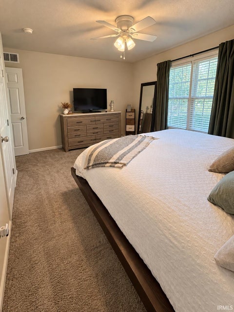 Tiny photo for 607 Parker Street, Warsaw, IN 46580 (MLS # 202641922)
