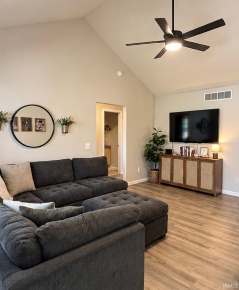 Tiny photo for 607 Parker Street, Warsaw, IN 46580 (MLS # 202641922)