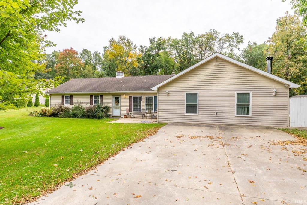 Photo of 6655 N 550 W, Shipshewana, IN 46565 (MLS # 202642136)