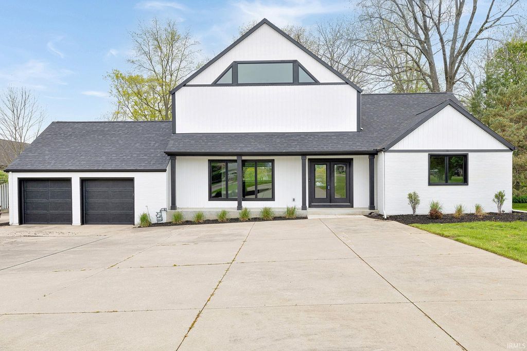 Photo of 55981 Riverdale Drive, Elkhart, IN 46514 (MLS # 202617432)