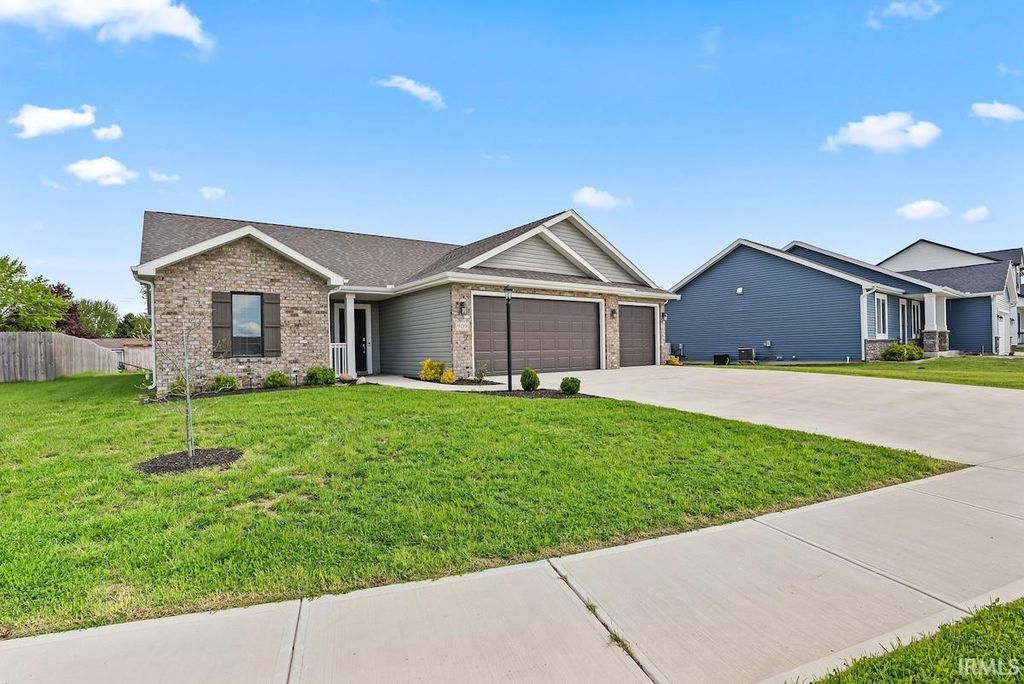 Photo of 909 Jennifer Drive, Ligonier, IN 46767 (MLS # 202616675)