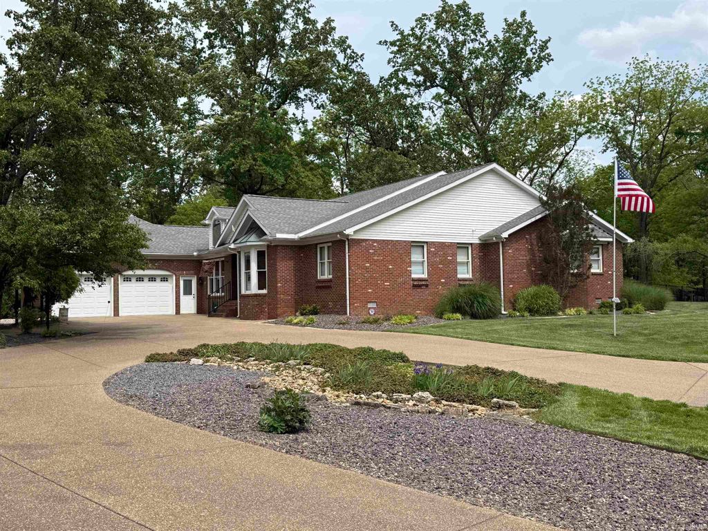 Photo of 1166 Twin Lakes Court, Boonville, IN 47601 (MLS # 202614355)