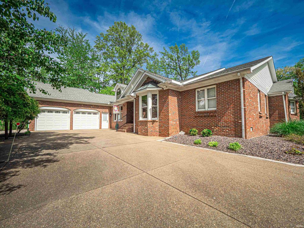 Photo of 1166 Twin Lakes Court, Boonville, IN 47601 (MLS # 202614355)