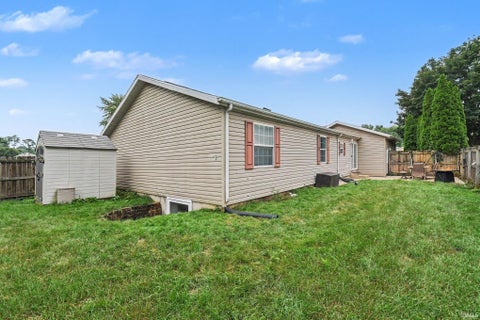 Tiny photo for 3608 Naples Court, Elkhart, IN 46514 (MLS # 202633300)