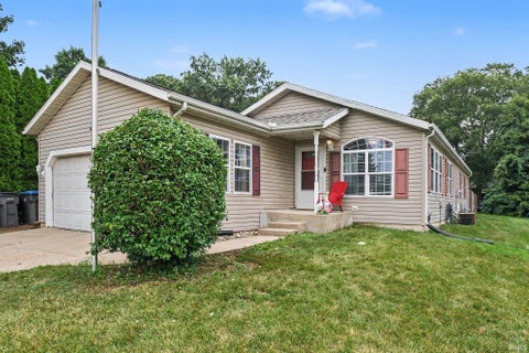 Tiny photo for 3608 Naples Court, Elkhart, IN 46514 (MLS # 202633300)