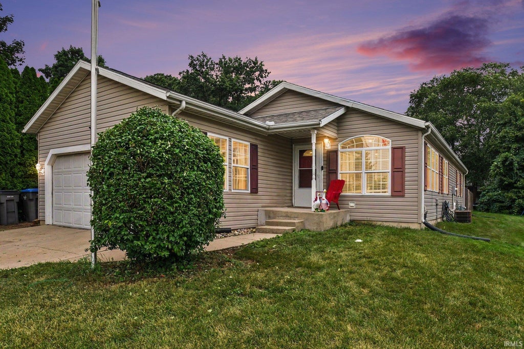 Photo of 3608 Naples Court, Elkhart, IN 46514 (MLS # 202633300)