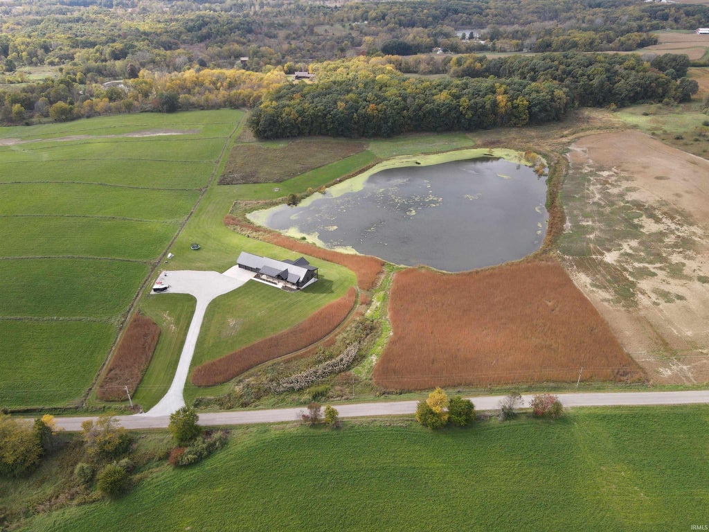 Photo of 13142 N 700 W, Silver Lake, IN 46982 (MLS # 202636953)