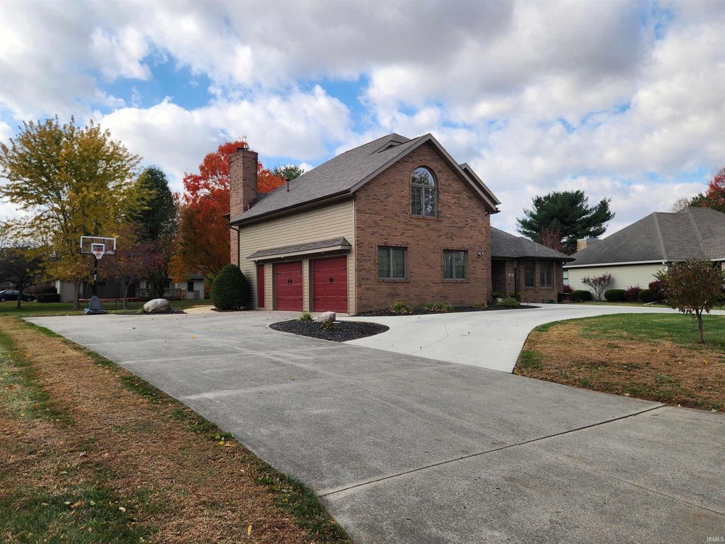 Photo of 501 S riviera Lane, Yorktown, IN 47396 (MLS # 202545093)