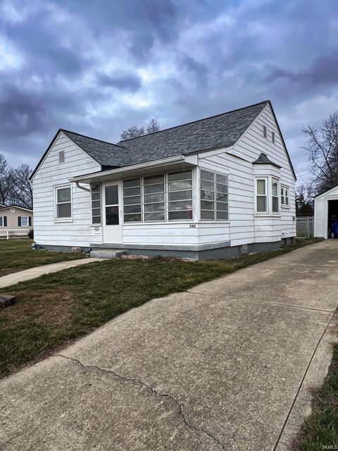 Photo of 342 W Indiana Avenue, Sullivan, IN 47882 (MLS # 202601480)