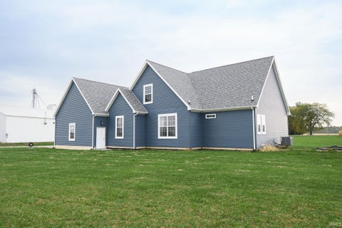 Tiny photo for 9488 S 200 E, Bunker Hill, IN 46914 (MLS # 202643191)