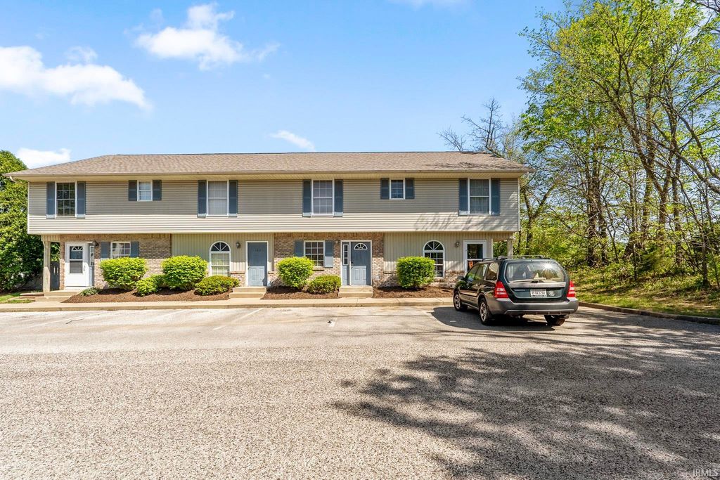 Photo of 765 E Sherwood Hills Drive, Bloomington, IN 47401 (MLS # 202614967)