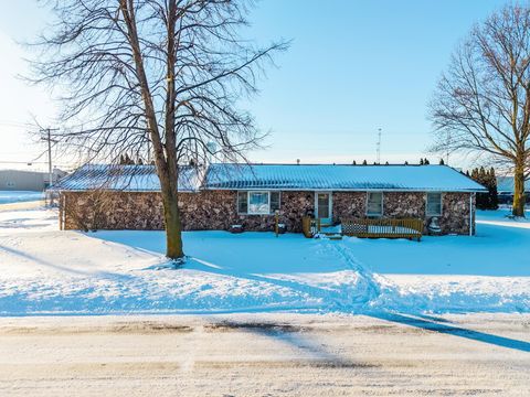 Photo of 1501 Dot Street, Warsaw, IN 46580 (MLS # 202602982)