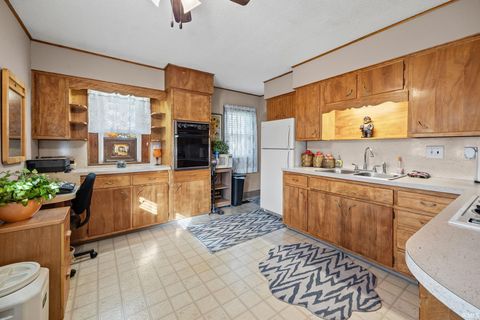 Tiny photo for 2100 N 18th Street, Lafayette, IN 47904 (MLS # 202542996)