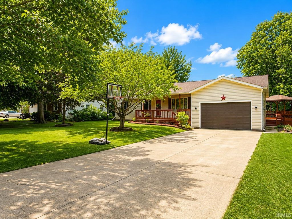 Photo of 403 Eastside Park Road, Washington, IN 47501 (MLS # 202627173)